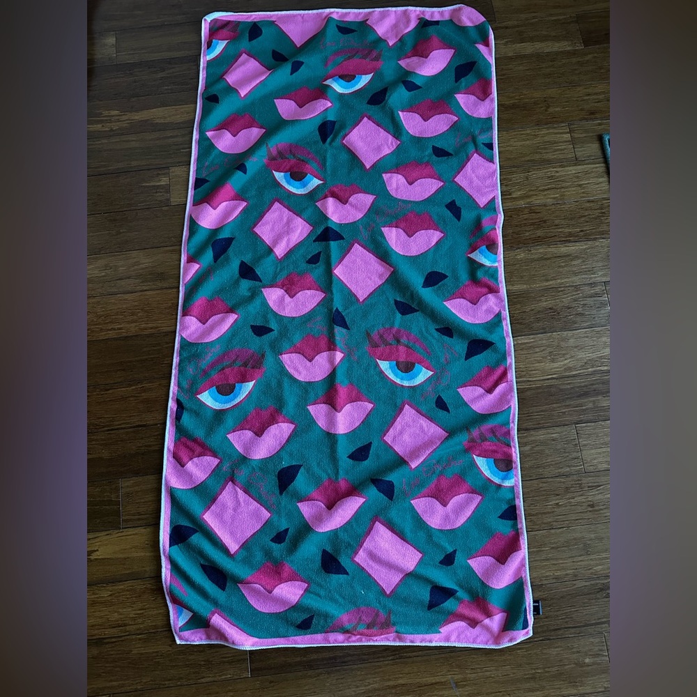 NEW Las Oreiro Colorful Geometric Patterned beach Towel